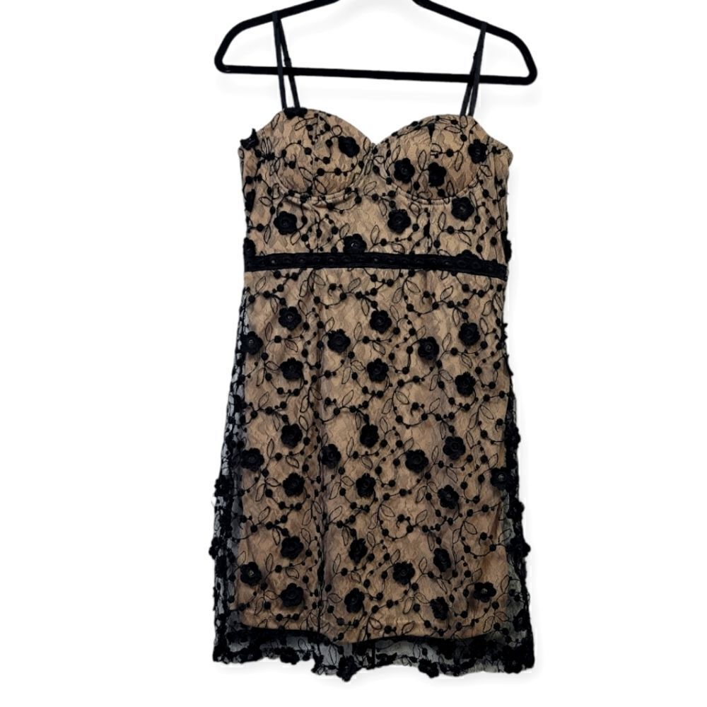 Haute Monde spaghetti strap floral lace dress, medium
